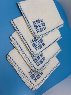 Source Unknown Cream Linen Napkins with Blue Embroidery - Set of 4
